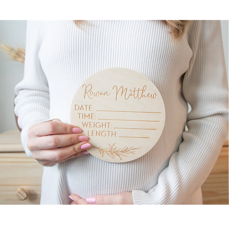 Wooden baby name sign Personal - Baby Nursery In Hospital recension och pris