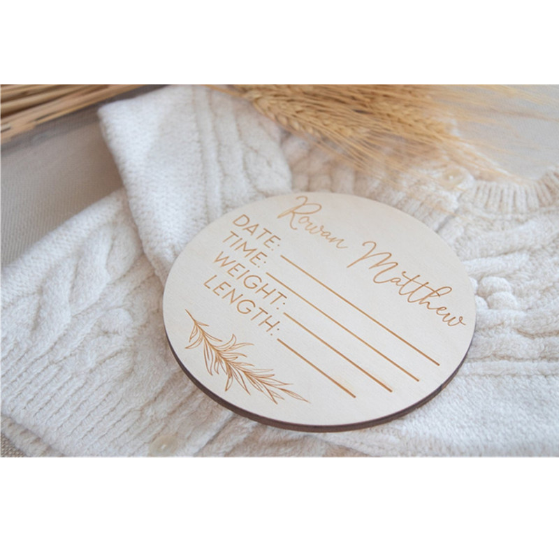 Wooden baby name sign Personal - Baby Nursery In Hospital recension och pris